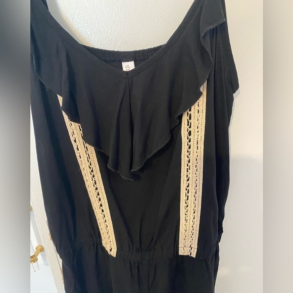 Xhilaration Medium Black Romper with Cream Ruffles - Picture 2 of 9